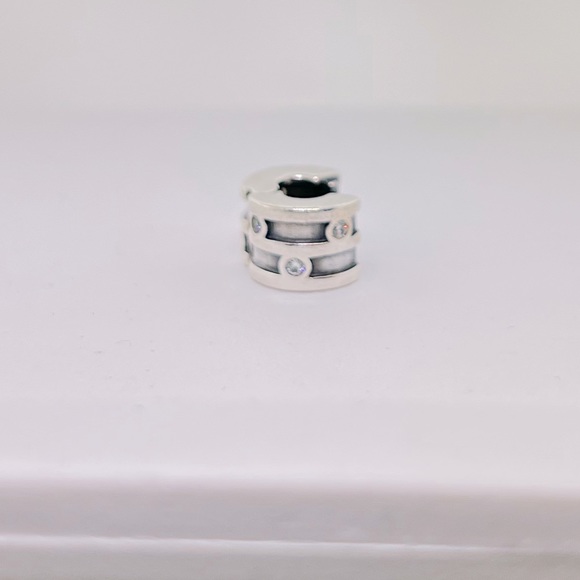 Authentic PANDORA Sparkling Clear CZ 790291CZ Clip Charm Sterling Silver - Picture 3 of 6